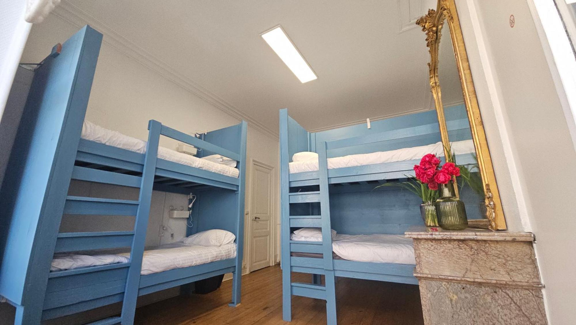 Bed In 6-Bed Mixed Dormitory Le Jardin Hostel Bordeaux Exterior photo