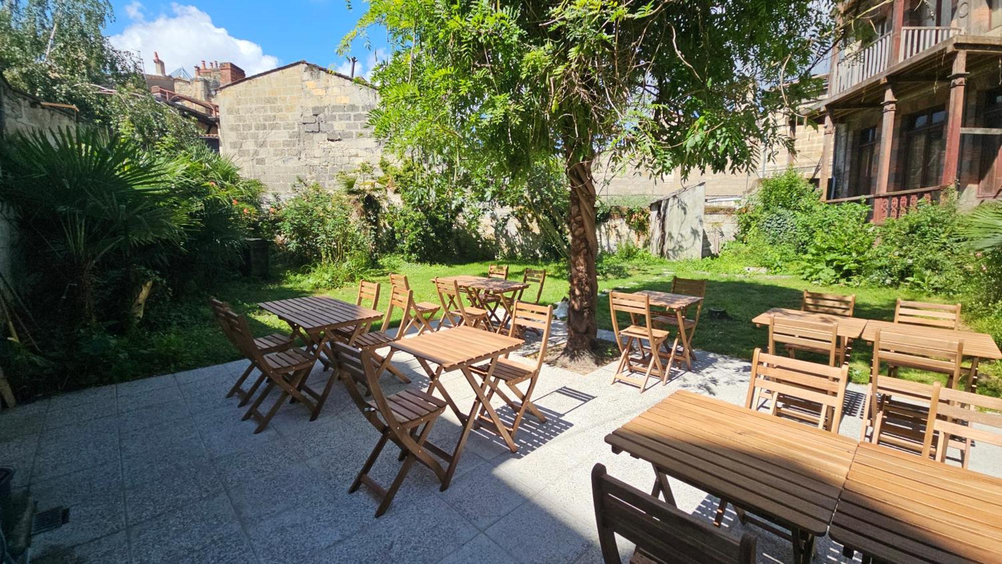 Bed In 6-Bed Mixed Dormitory Le Jardin Hostel Bordeaux Exterior photo